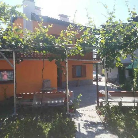 Kobarika Apartman *